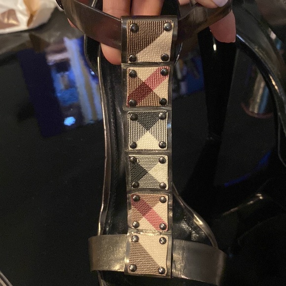 Burberry Black and Gray Heels - Picture 4 of 11